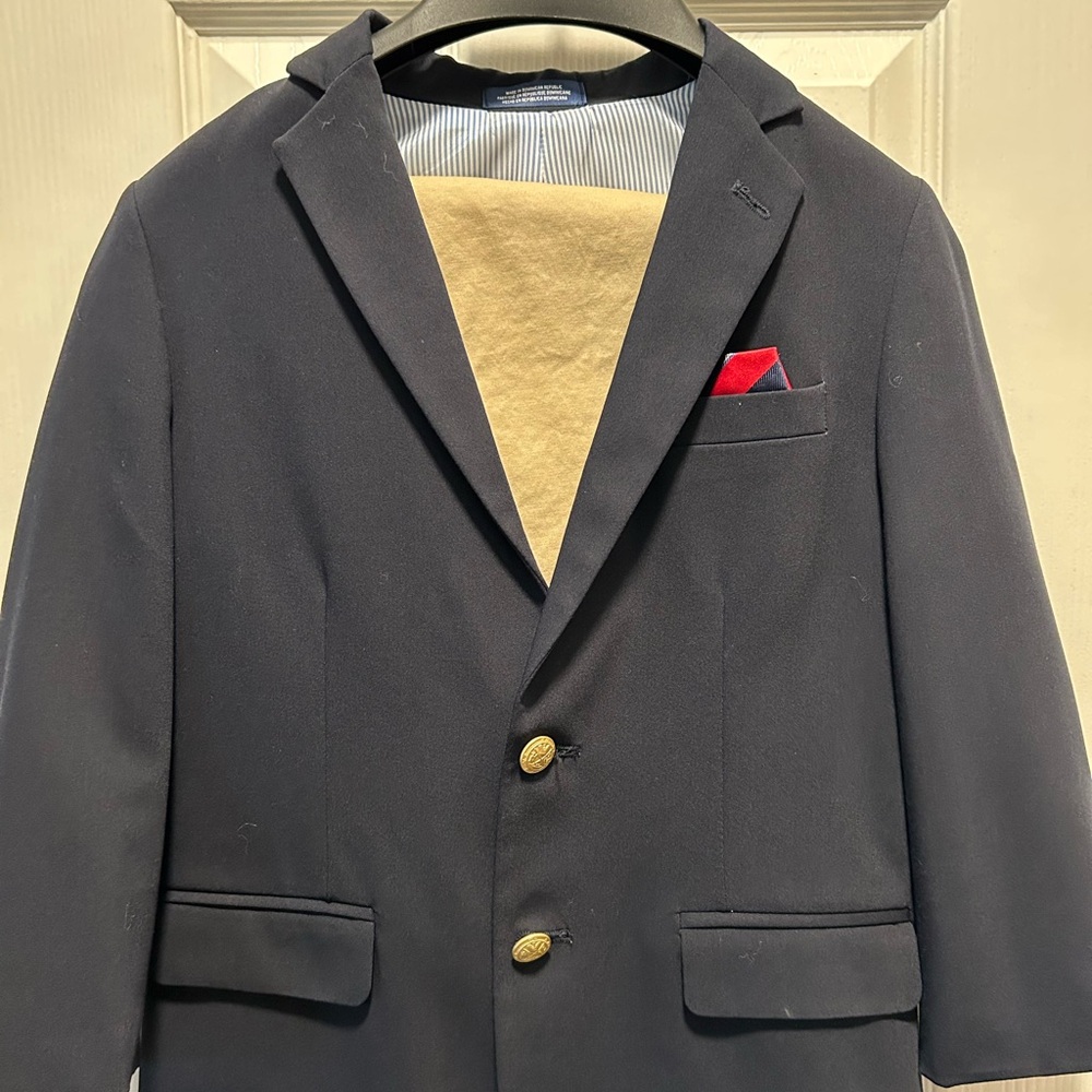 Izod blazer with Kaki pants size 10. Excellent condition was wore once.